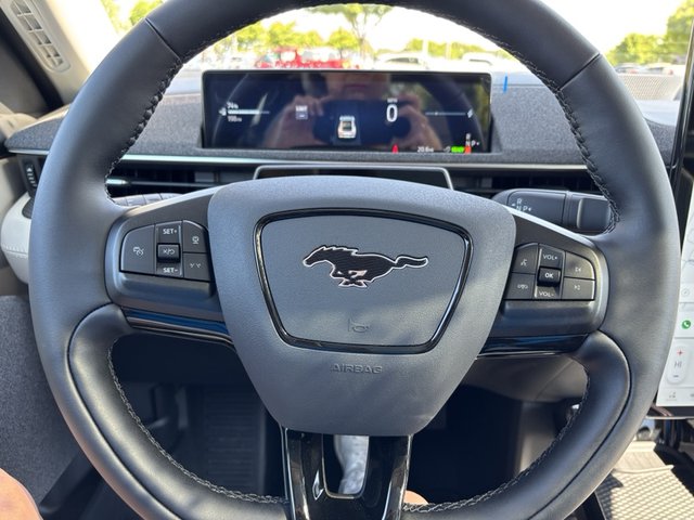 2025 Ford Mustang Premium AWD Mach-E photo