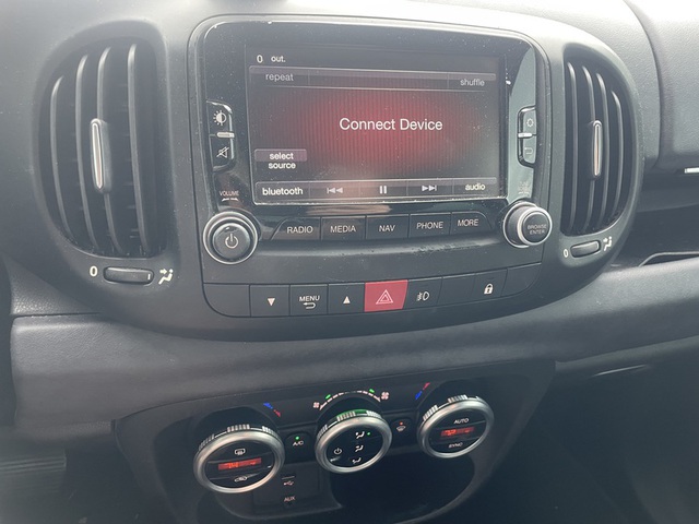 2015 Fiat 500L Lounge photo