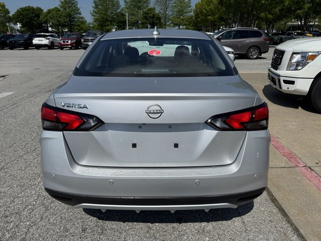 2025 Nissan Versa SV photo