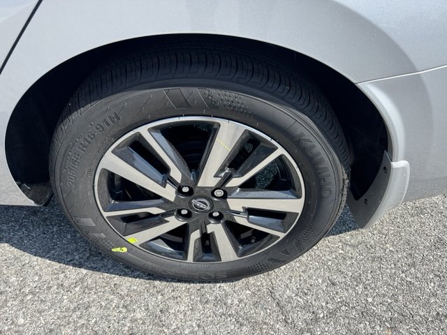 2025 Nissan Versa SV photo