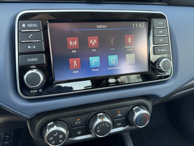 2025 Nissan Versa SV photo