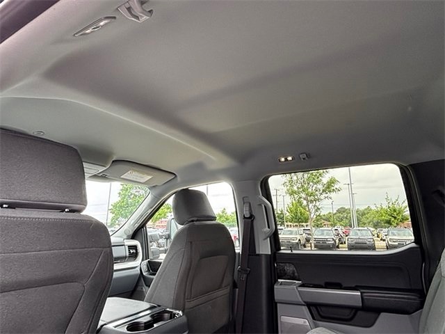 2024 Ford F-250 XLT SD 4WD 6.75ft Box photo