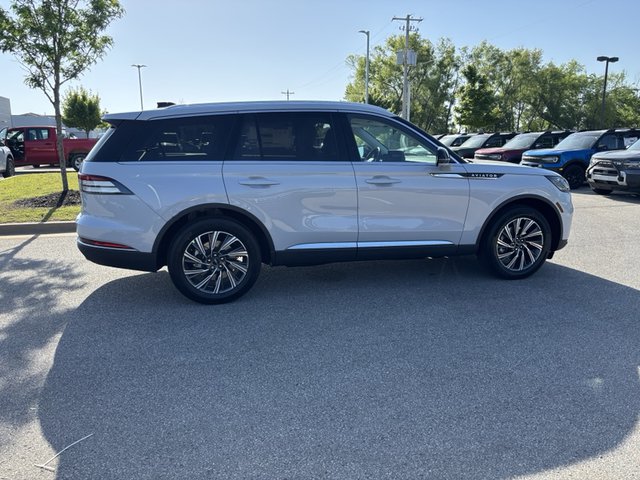 2025 Lincoln Aviator Premiere AWD photo