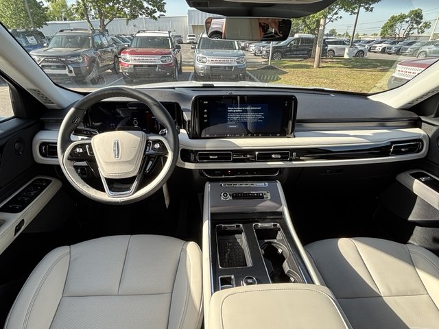 2025 Lincoln Aviator Premiere AWD photo