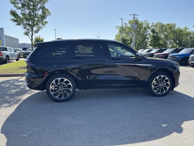 2025 Lincoln Nautilus Reserve AWD photo