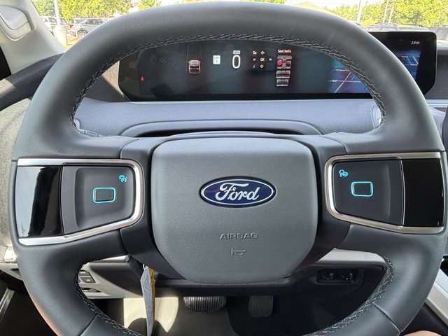 2025 Ford Expedition Active 4WD photo