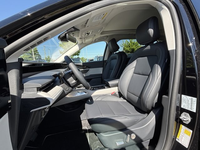 2025 Lincoln Nautilus Premiere AWD photo