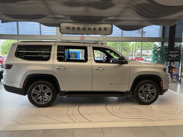 2025 Jeep Wagoneer 4WD photo