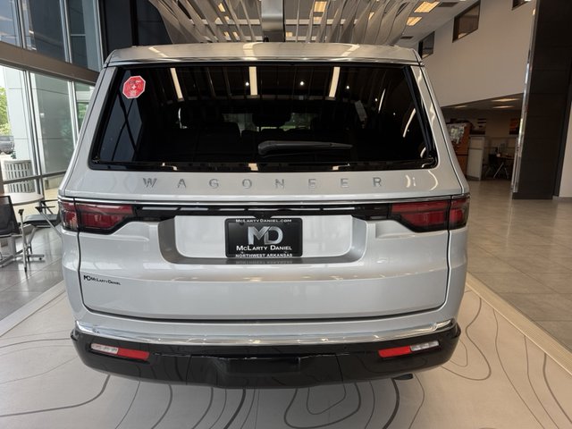 2025 Jeep Wagoneer 4WD photo