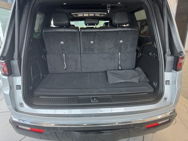 2025 Jeep Wagoneer 4WD photo