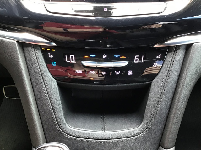 2020 Cadillac XT6 Sport AWD photo