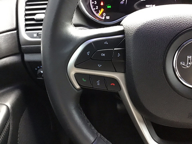 2018 Jeep Grand Cherokee Laredo 2WD photo