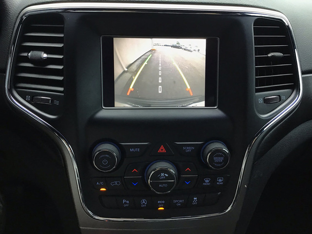 2018 Jeep Grand Cherokee Laredo 2WD photo