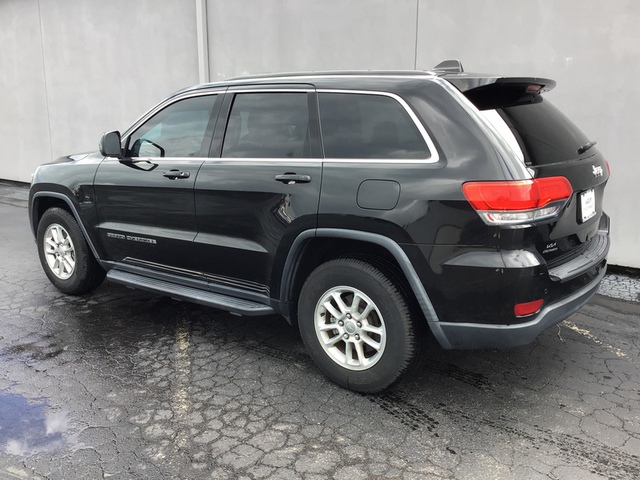 2018 Jeep Grand Cherokee Laredo 2WD photo