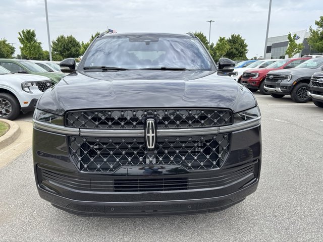 2025 Lincoln Navigator Reserve 4WD photo