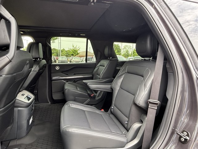 2025 Lincoln Navigator Reserve 4WD photo