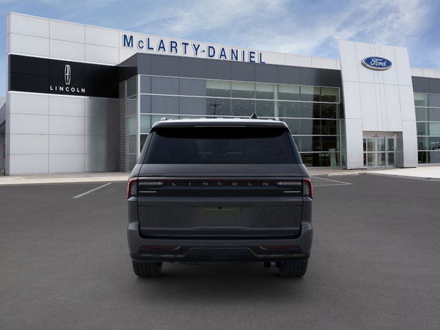 2025 Lincoln Navigator Reserve 4WD photo