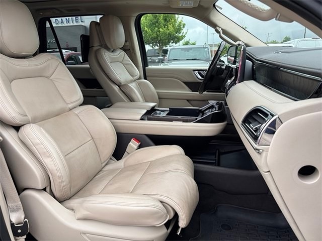 2021 Lincoln Navigator L Reserve 4WD photo