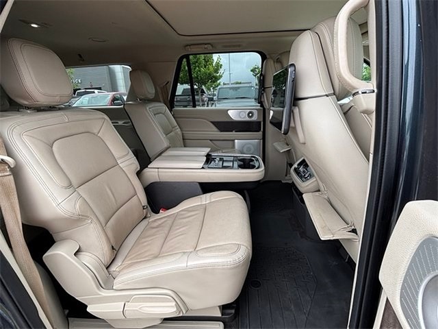 2021 Lincoln Navigator L Reserve 4WD photo