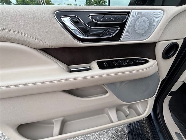 2021 Lincoln Navigator L Reserve 4WD photo