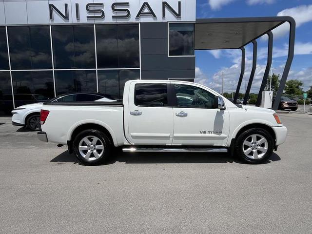 2013 Nissan Titan SV photo