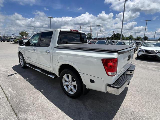 2013 Nissan Titan SV photo