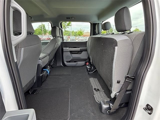 2025 Ford F-250 XL SD 4WD 6.75ft Box photo