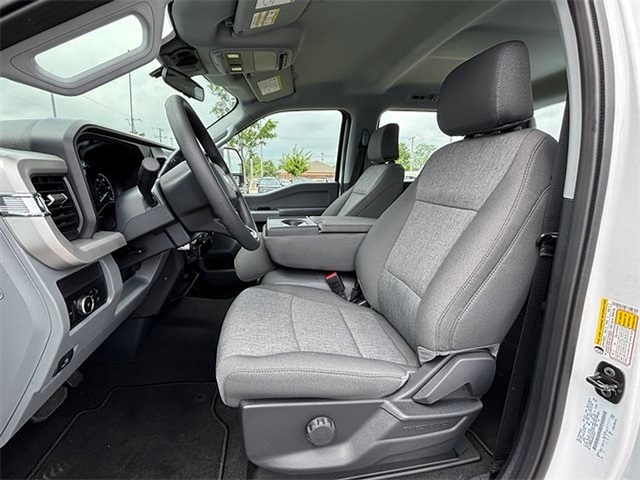 2025 Ford F-250 XL SD 4WD 6.75ft Box photo