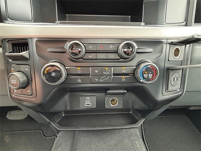 2025 Ford F-250 XL SD 4WD 6.75ft Box photo