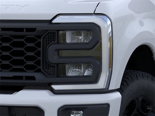 2025 Ford F-250 XL SD 4WD 6.75ft Box photo