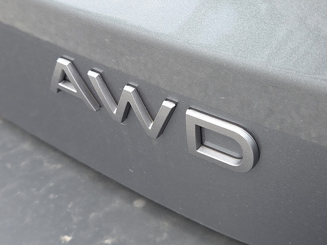 2025 Nissan Kicks S AWD photo