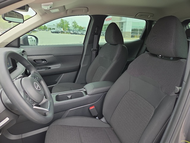 2025 Nissan Kicks S AWD photo