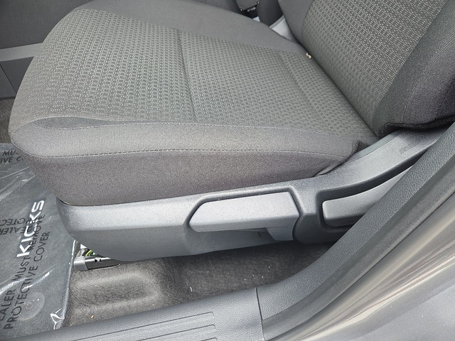 2025 Nissan Kicks S AWD photo