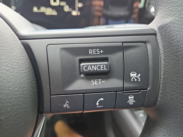 2025 Nissan Kicks S AWD photo