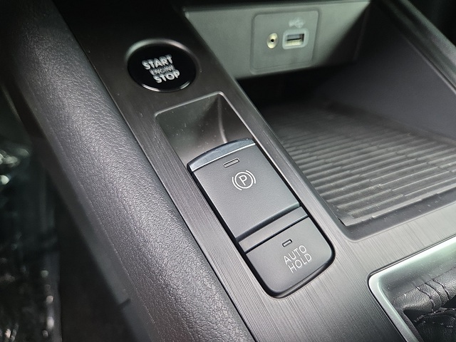 2025 Nissan Kicks S AWD photo