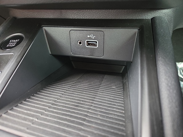 2025 Nissan Kicks S AWD photo