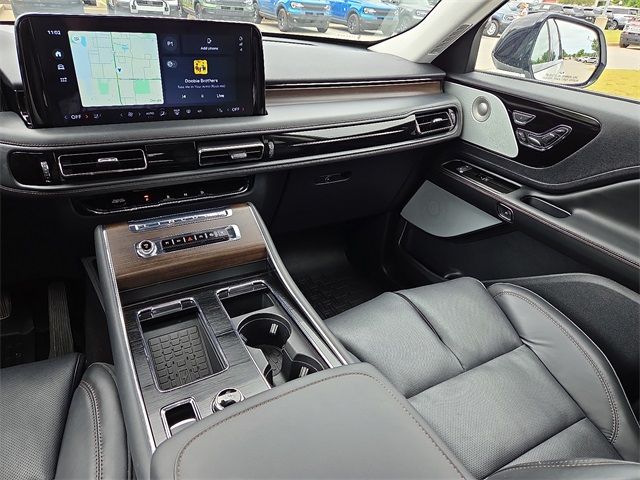 2025 Lincoln Aviator Reserve AWD photo