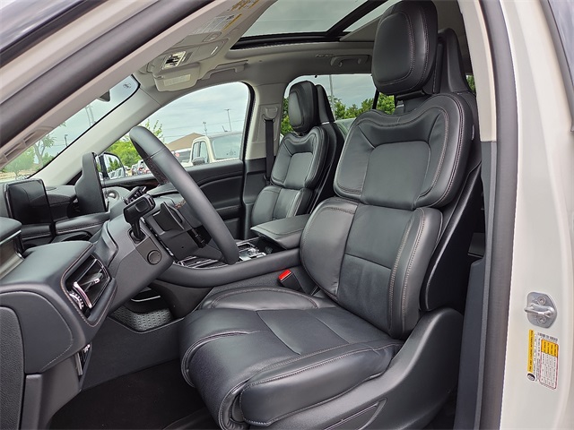 2025 Lincoln Aviator Reserve AWD photo