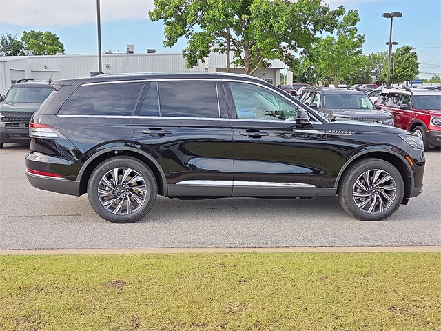 2025 Lincoln Aviator Premiere AWD photo