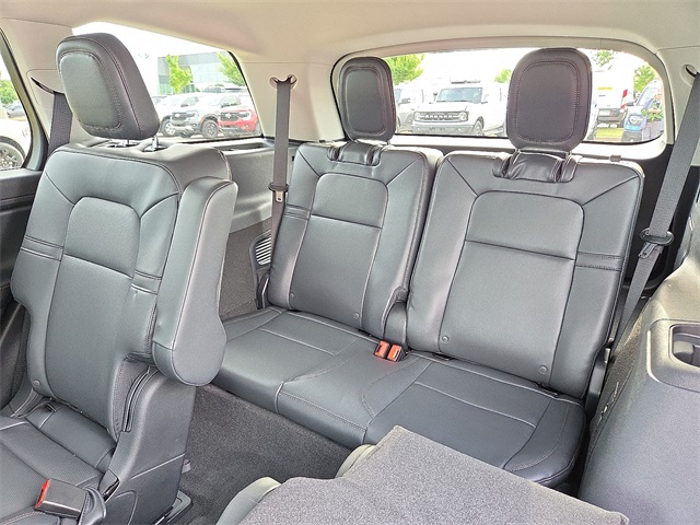 2025 Lincoln Aviator Premiere AWD photo
