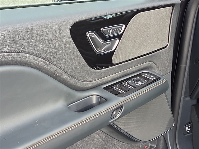 2025 Lincoln Aviator Premiere AWD photo