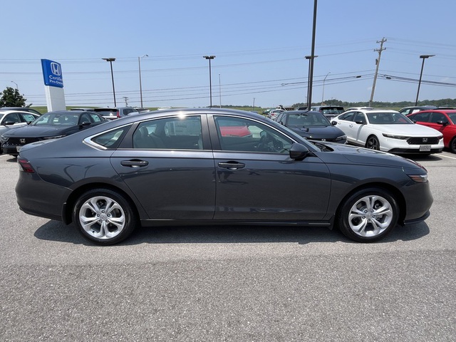 2025 Honda Accord LX photo