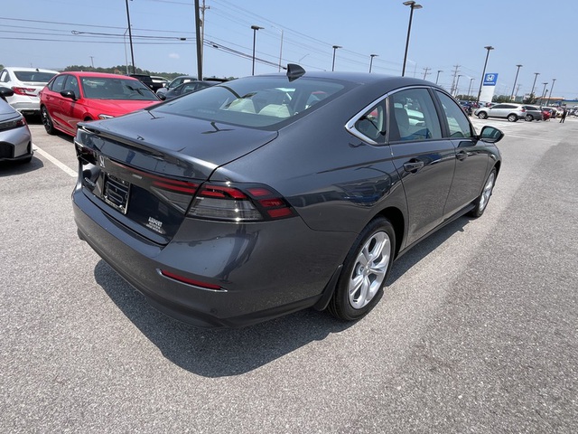 2025 Honda Accord LX photo