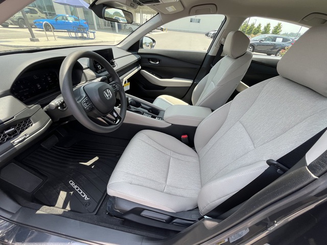 2025 Honda Accord LX photo