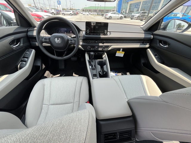 2025 Honda Accord LX photo