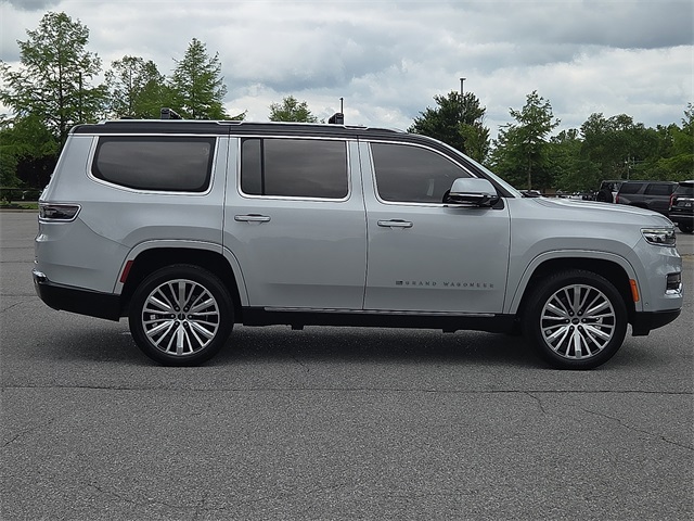 2022 Jeep Grand Wagoneer Series III 4x4 photo
