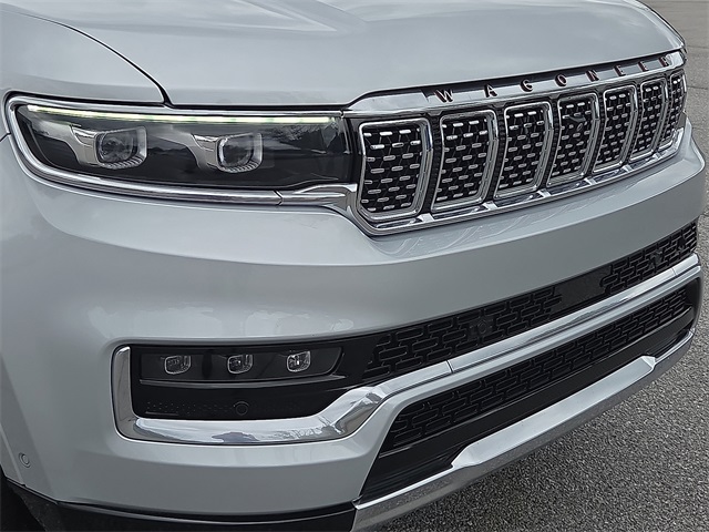 2022 Jeep Grand Wagoneer Series III 4x4 photo