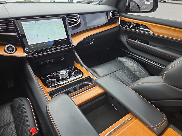 2022 Jeep Grand Wagoneer Series III 4x4 photo