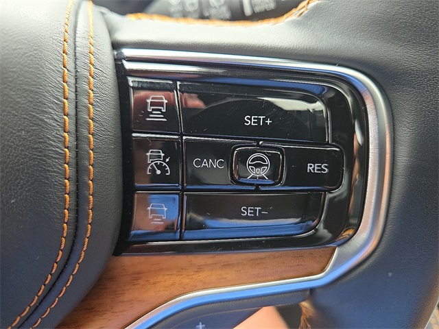 2022 Jeep Grand Wagoneer Series III 4x4 photo