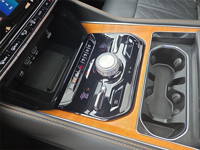 2022 Jeep Grand Wagoneer Series III 4x4 photo